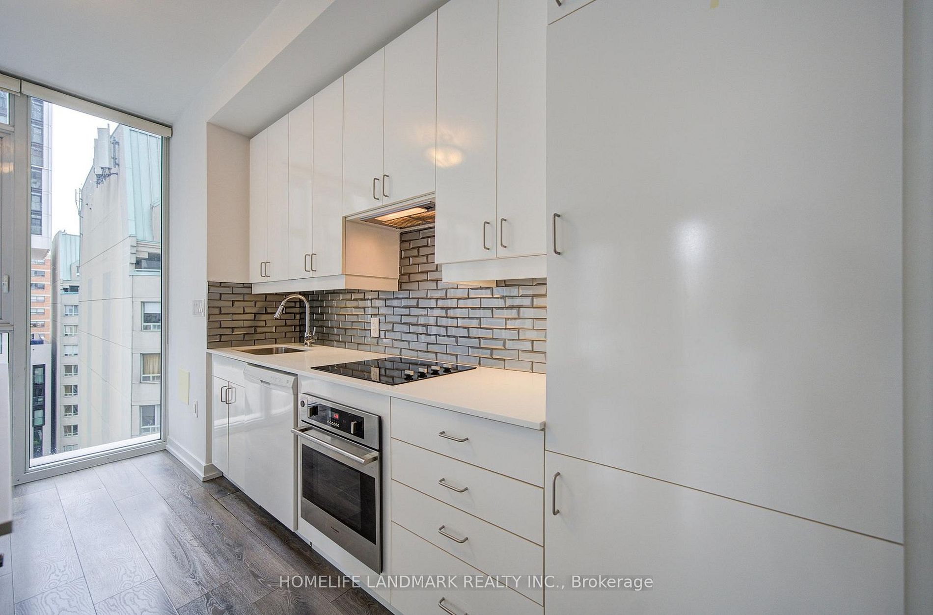426 University Ave 803 · Photo 5